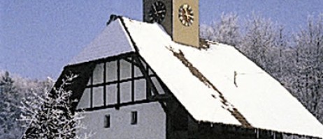 Haus_mit_Glockenturm_Gaechliwil.jpg